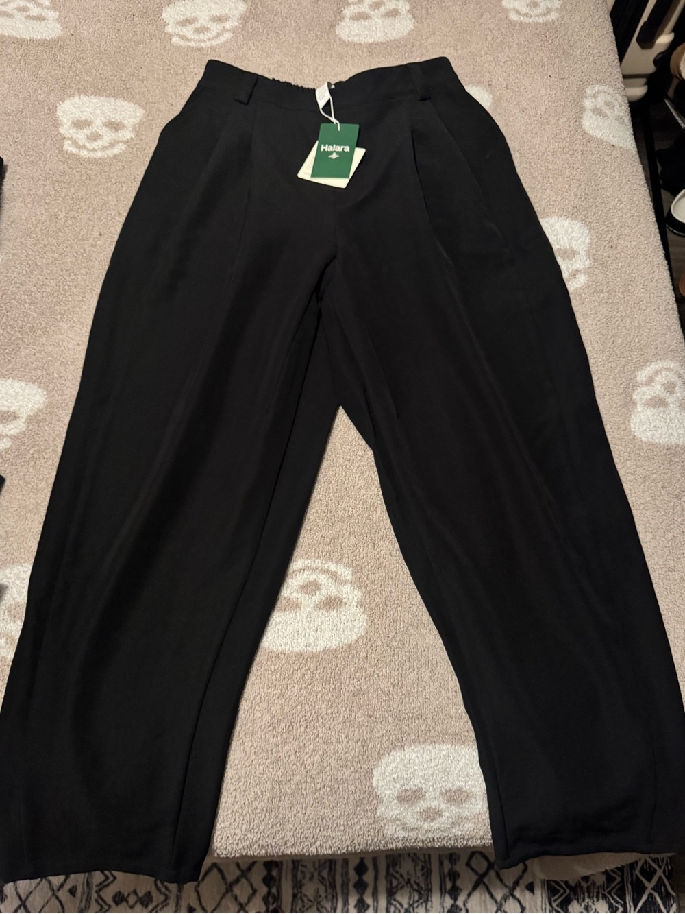 HALARA Black High-Rise Pleated Trousers
